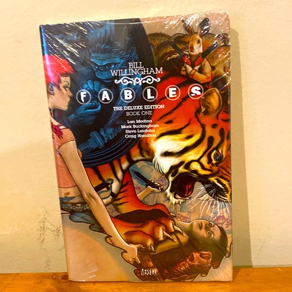 Fables: the Deluxe Edition Book One by Bill Willingham (2009, Hardcover, Deluxe) - Picture 1 of 10